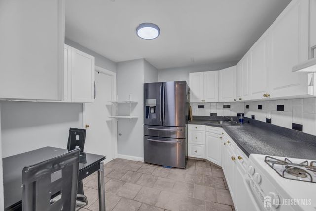 393 College Drive, Edison, NJ 08817