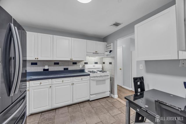 393 College Drive, Edison, NJ 08817