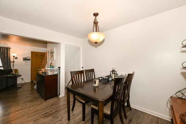 5075 W Colonial COURT, Greenfield, WI 53220