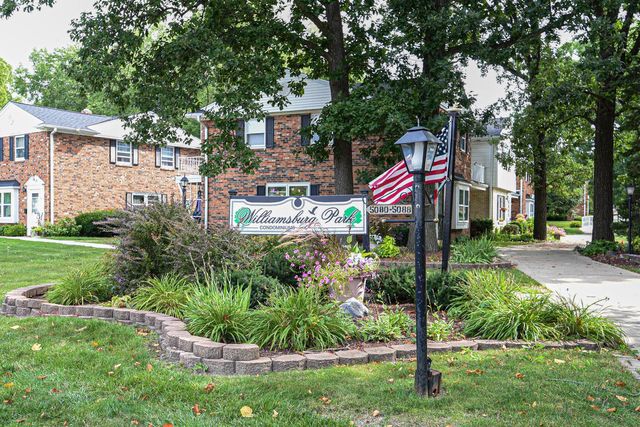 5075 W Colonial COURT, Greenfield, WI 53220