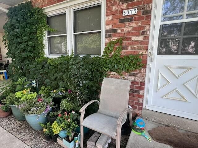 5075 W Colonial COURT, Greenfield, WI 53220