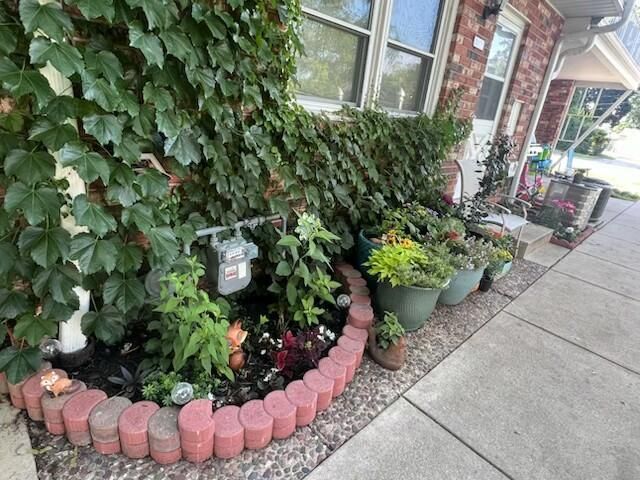 5075 W Colonial COURT, Greenfield, WI 53220