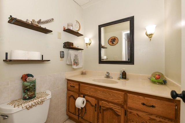 5075 W Colonial COURT, Greenfield, WI 53220