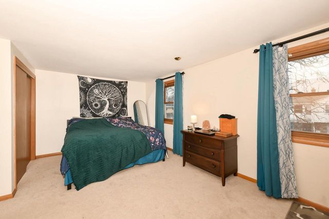 5075 W Colonial COURT, Greenfield, WI 53220