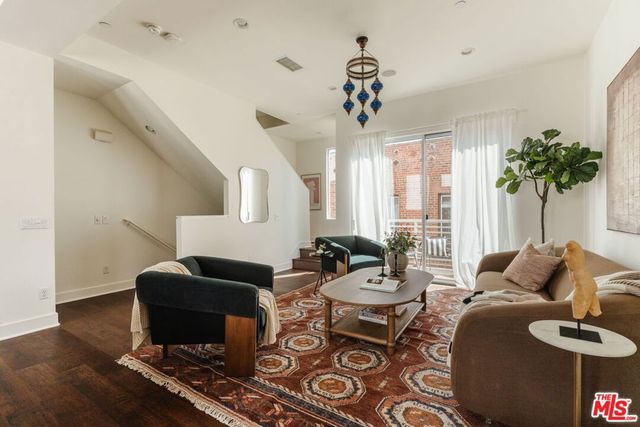 2202 Tom Mix Road, Los Angeles, CA 90026