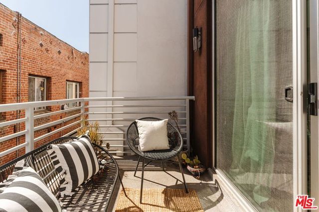 2202 Tom Mix Road, Los Angeles, CA 90026