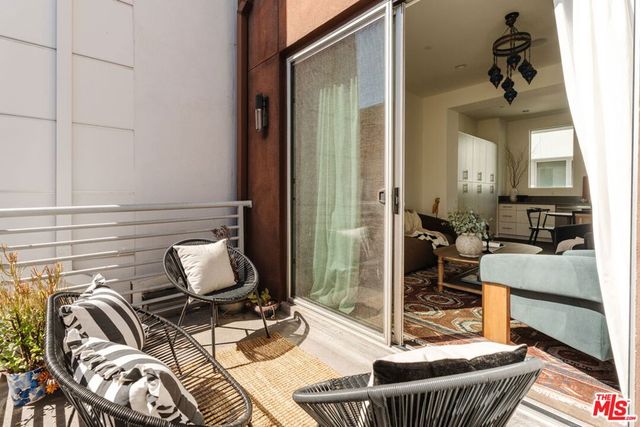 2202 Tom Mix Road, Los Angeles, CA 90026