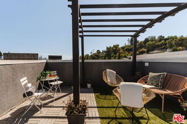 2202 Tom Mix Road, Los Angeles, CA 90026