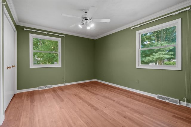 8218 N 37th Street, Richland, MI 49083