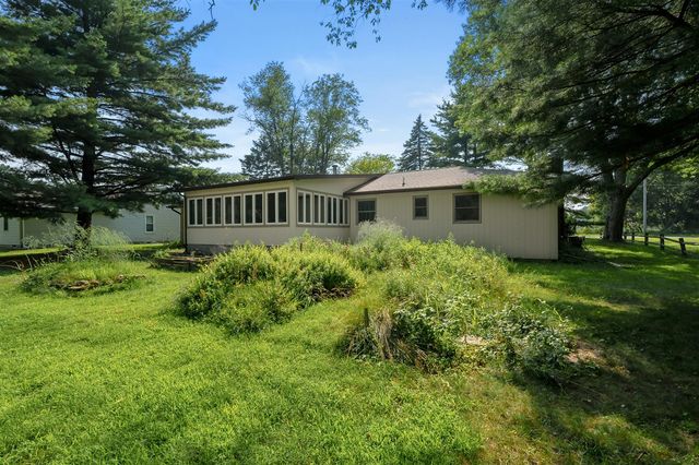 8218 N 37th Street, Richland, MI 49083