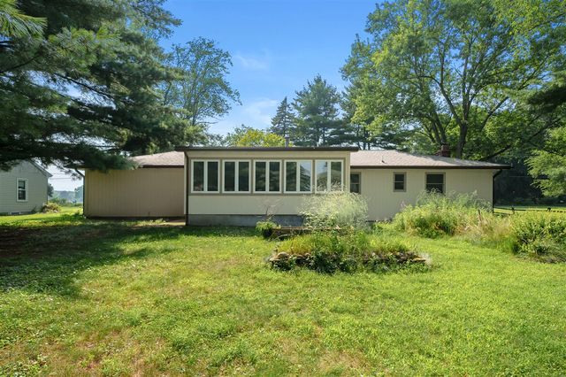 8218 N 37th Street, Richland, MI 49083