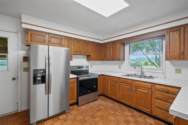 8218 N 37th Street, Richland, MI 49083