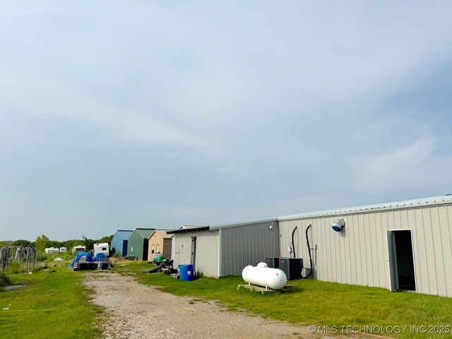 20211 Cedar Road, Morris, OK 74437
