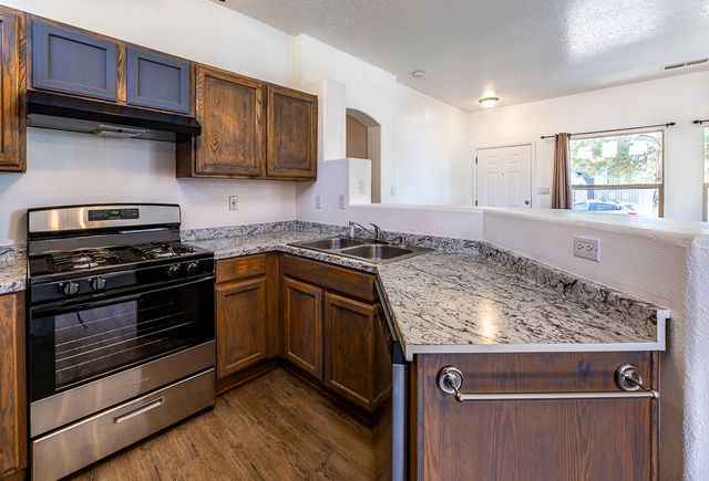 6049 Monte Azul Place, Santa Fe, NM 87507