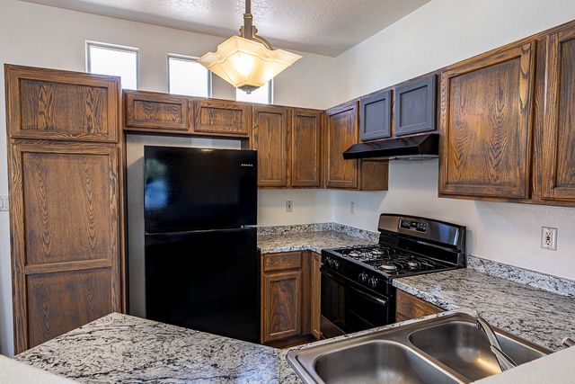 6049 Monte Azul Place, Santa Fe, NM 87507