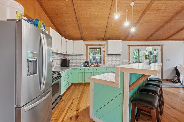 305 County Road 2664, Eureka Springs, AR 72631