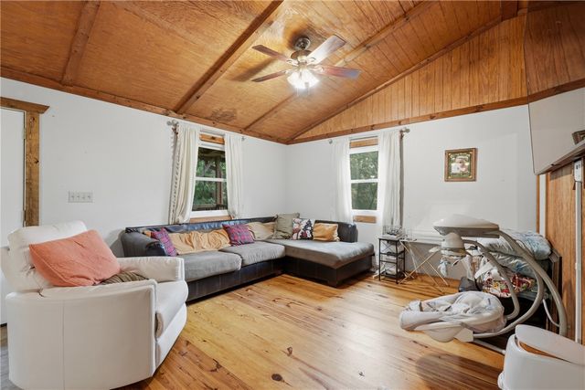 305 County Road 2664, Eureka Springs, AR 72631