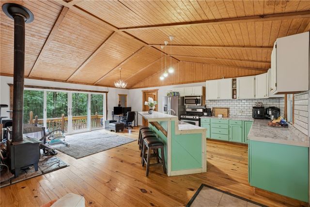 305 County Road 2664, Eureka Springs, AR 72631