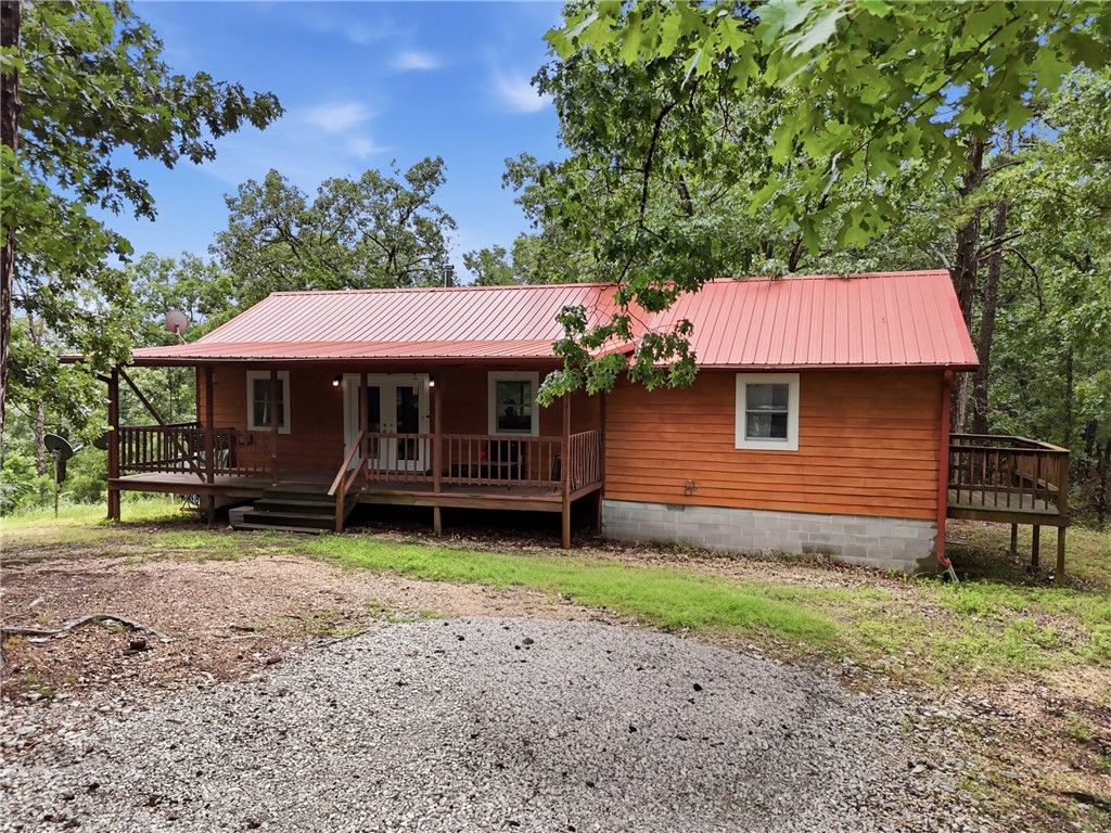 305 County Road 2664, Eureka Springs, AR 72631