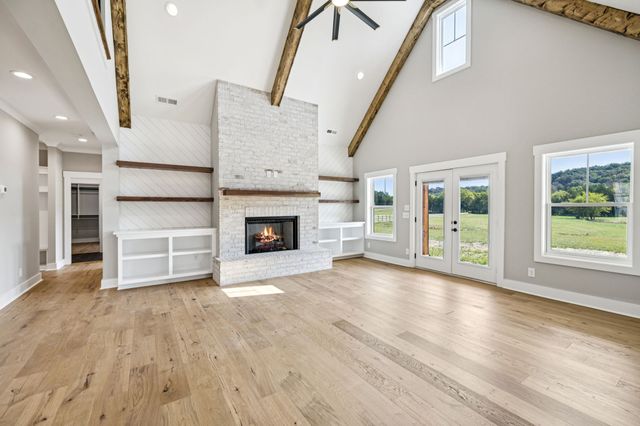 4088 Chicken Rd, Lebanon, TN 37090