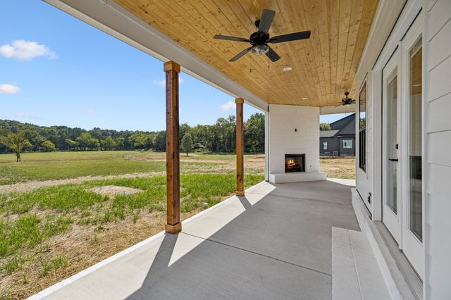 4088 Chicken Rd, Lebanon, TN 37090