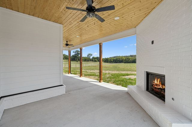 4088 Chicken Rd, Lebanon, TN 37090
