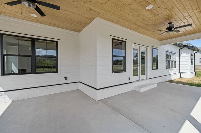 4088 Chicken Rd, Lebanon, TN 37090