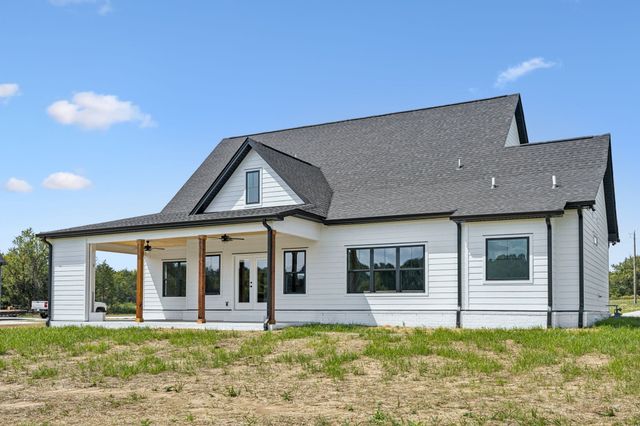 4088 Chicken Rd, Lebanon, TN 37090
