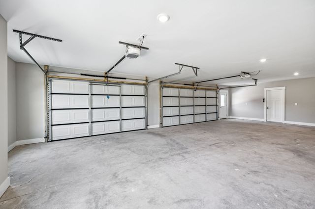 4088 Chicken Rd, Lebanon, TN 37090