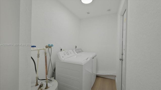 2129 NW 59th St, Miami, FL 33142
