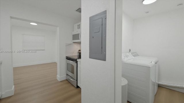 2129 NW 59th St, Miami, FL 33142