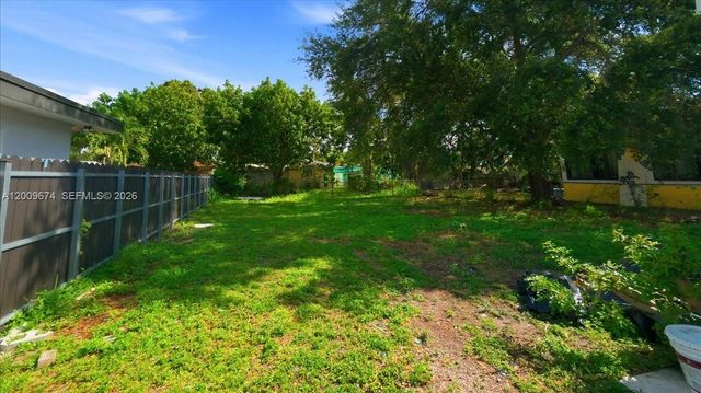 2129 NW 59th St, Miami, FL 33142