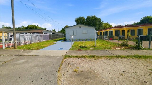 2129 NW 59th St, Miami, FL 33142