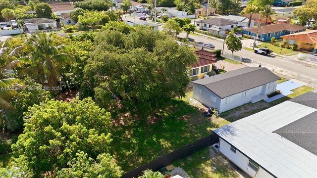 2129 NW 59th St, Miami, FL 33142