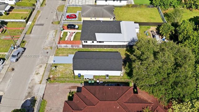 2129 NW 59th St, Miami, FL 33142