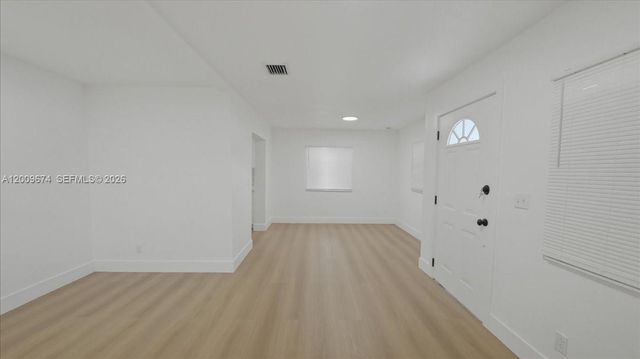 2129 NW 59th St, Miami, FL 33142