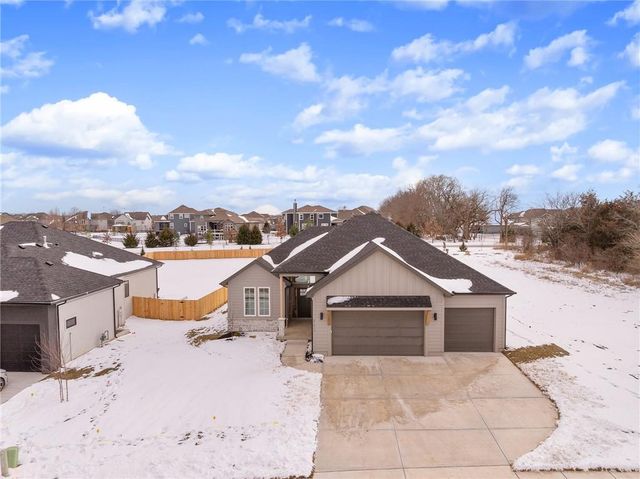 25032 W 141st Terrace, Olathe, KS 66061