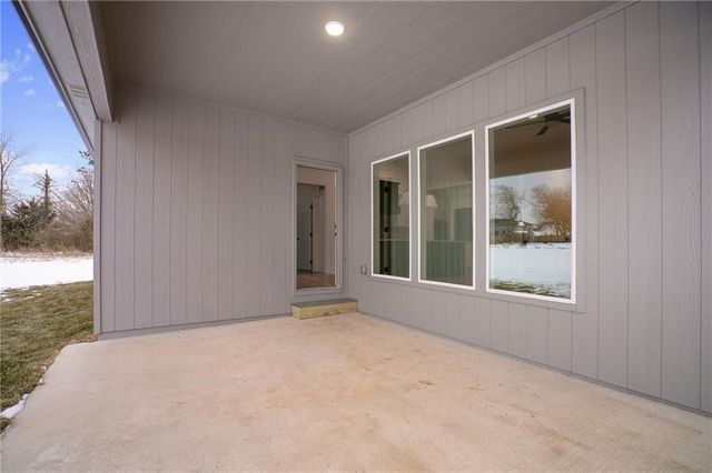 25032 W 141st Terrace, Olathe, KS 66061