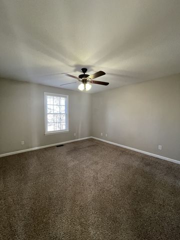 412 Bridlewood Rd, Clarksville, TN 37042