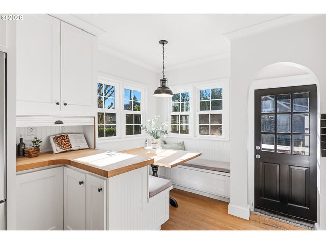 2128 Sw EDGEWOOD Rd, Portland, OR 97201