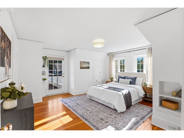 2128 Sw EDGEWOOD Rd, Portland, OR 97201