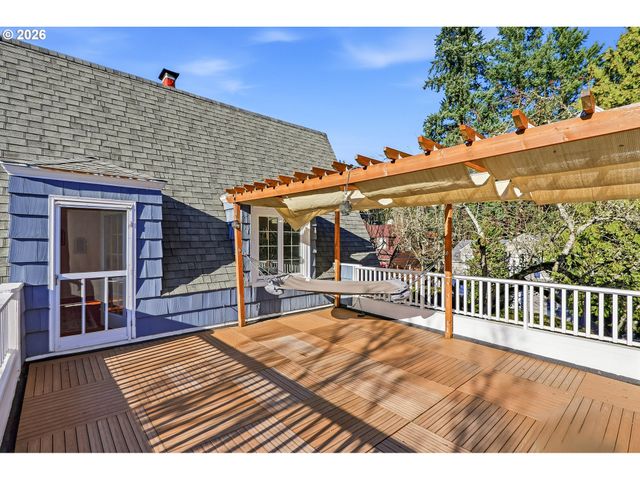 2128 Sw EDGEWOOD Rd, Portland, OR 97201