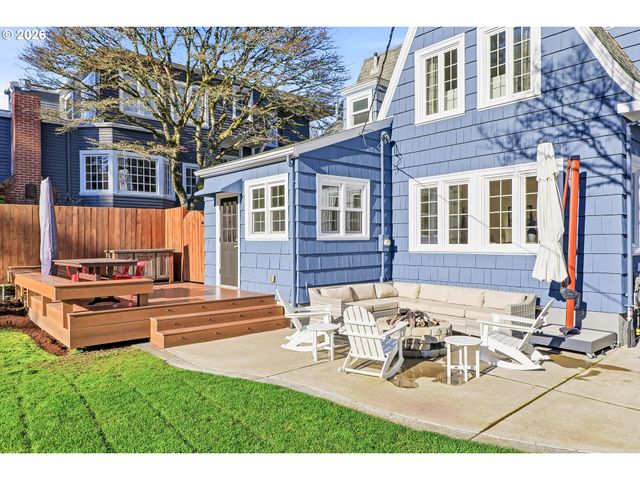 2128 Sw EDGEWOOD Rd, Portland, OR 97201