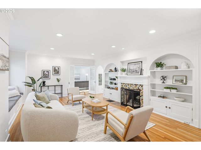 2128 Sw EDGEWOOD Rd, Portland, OR 97201