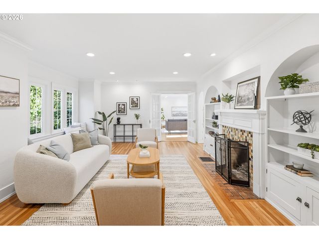 2128 Sw EDGEWOOD Rd, Portland, OR 97201