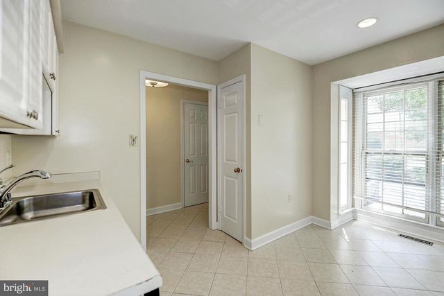 5812 APSLEY HOUSE CT, Alexandria, VA 22310