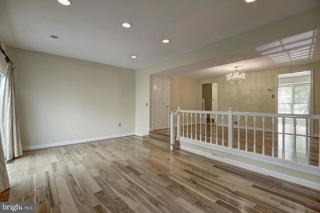 5812 APSLEY HOUSE CT, Alexandria, VA 22310