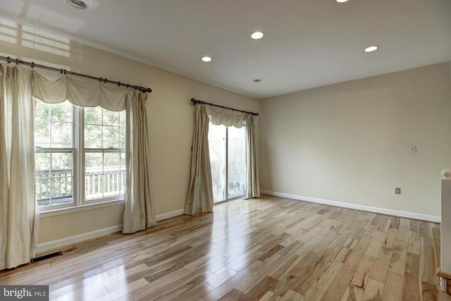 5812 APSLEY HOUSE CT, Alexandria, VA 22310