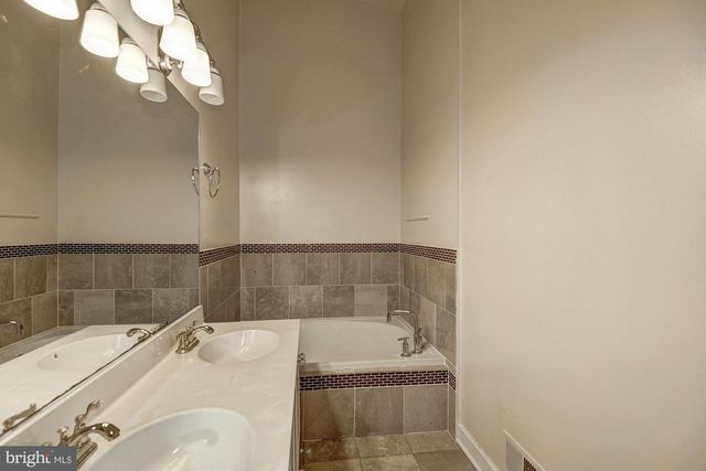 5812 APSLEY HOUSE CT, Alexandria, VA 22310