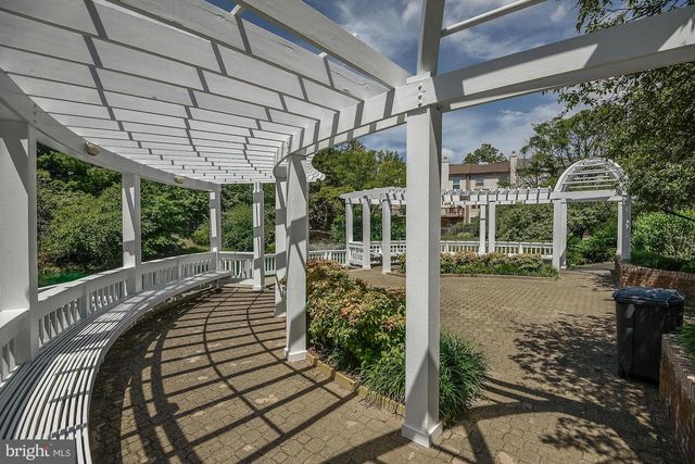 5812 APSLEY HOUSE CT, Alexandria, VA 22310